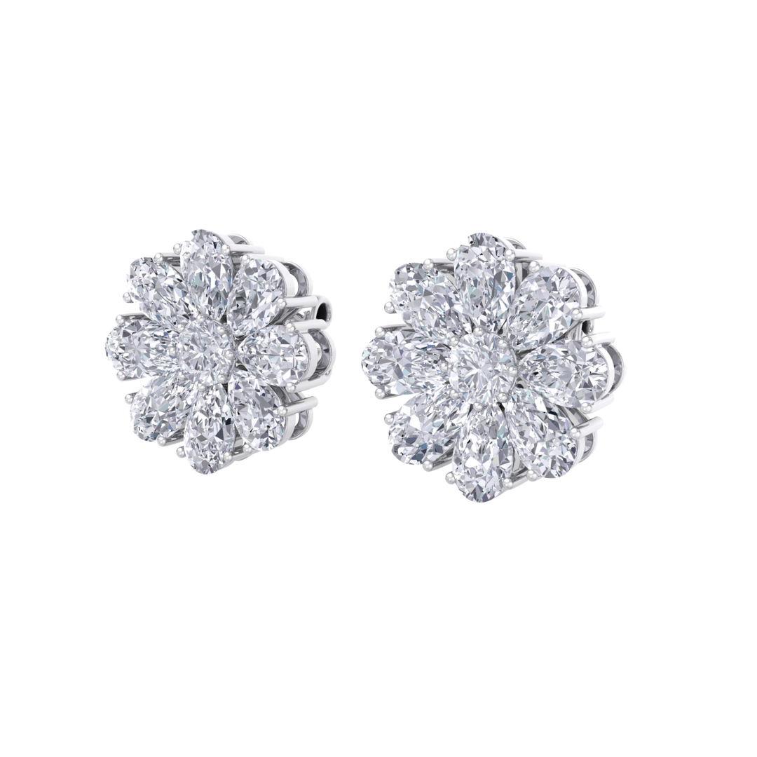 Flower stud earrings in yellow gold with white diamonds of 6.18 ct in weight