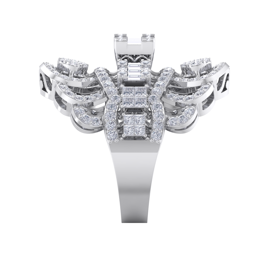 Statement ring in yellow gold with white diamonds of 1.91 ct in weight