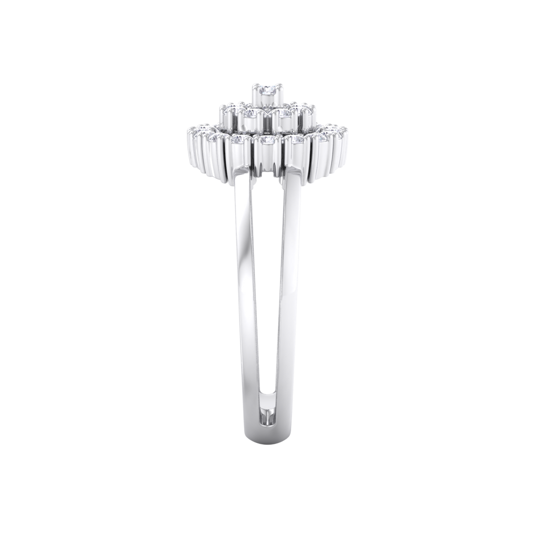 Beautiful ring in white gold with white diamonds of 0.60  ct in weight
