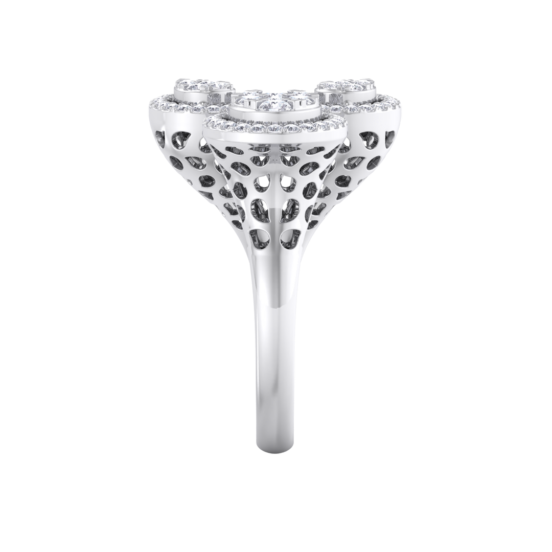 Statement ring in rose gold with white diamonds of 0.73 ct in weight