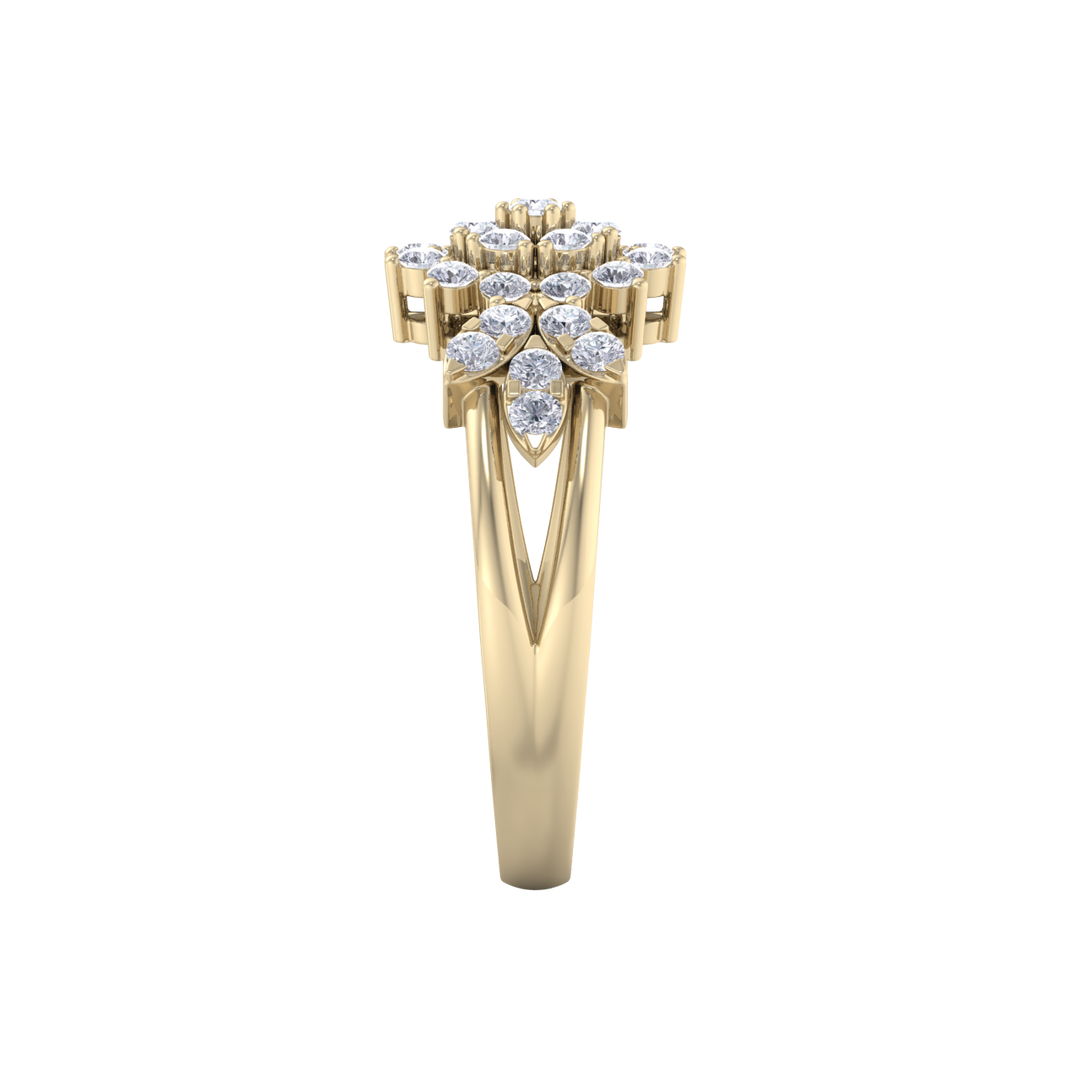 Elegant flower ring in yellow gold with white diamonds of 0.60 ct in weight