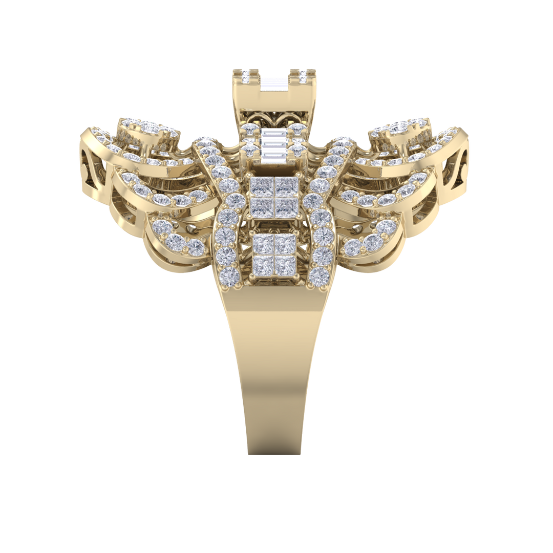 Statement ring in yellow gold with white diamonds of 1.91 ct in weight